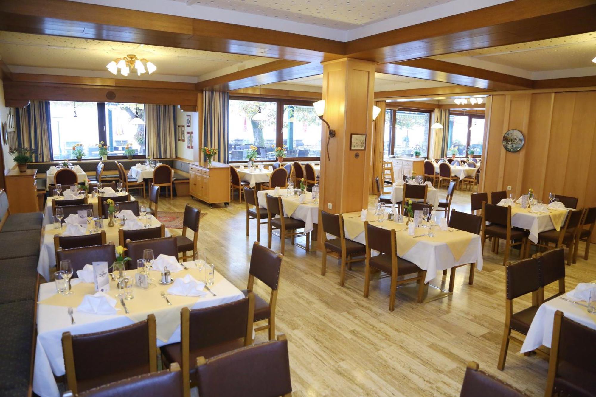Seegasthof Hois'N Wirt - Hotel Mit Wellnessbereich グムンデン エクステリア 写真