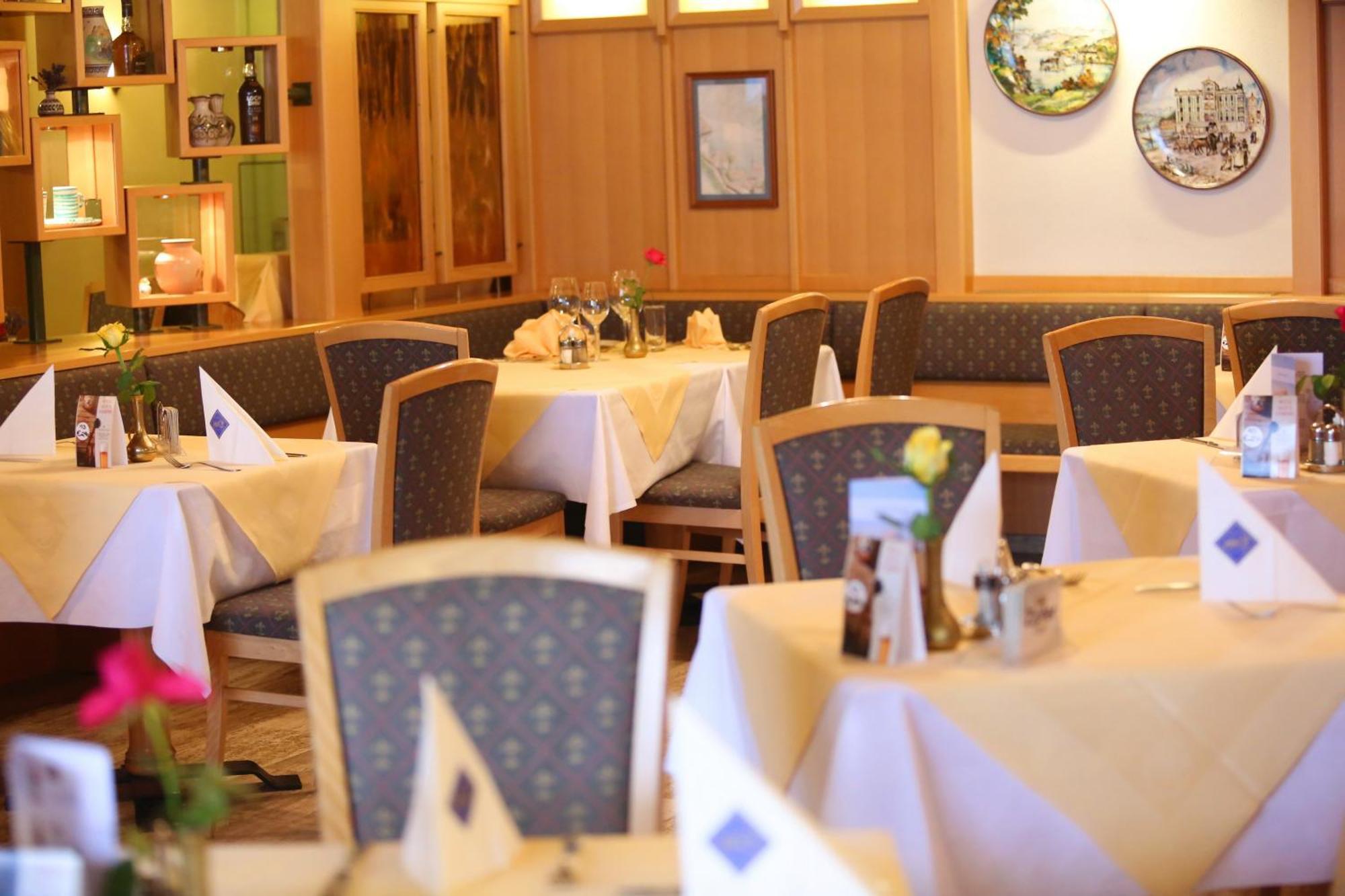 Seegasthof Hois'N Wirt - Hotel Mit Wellnessbereich グムンデン エクステリア 写真