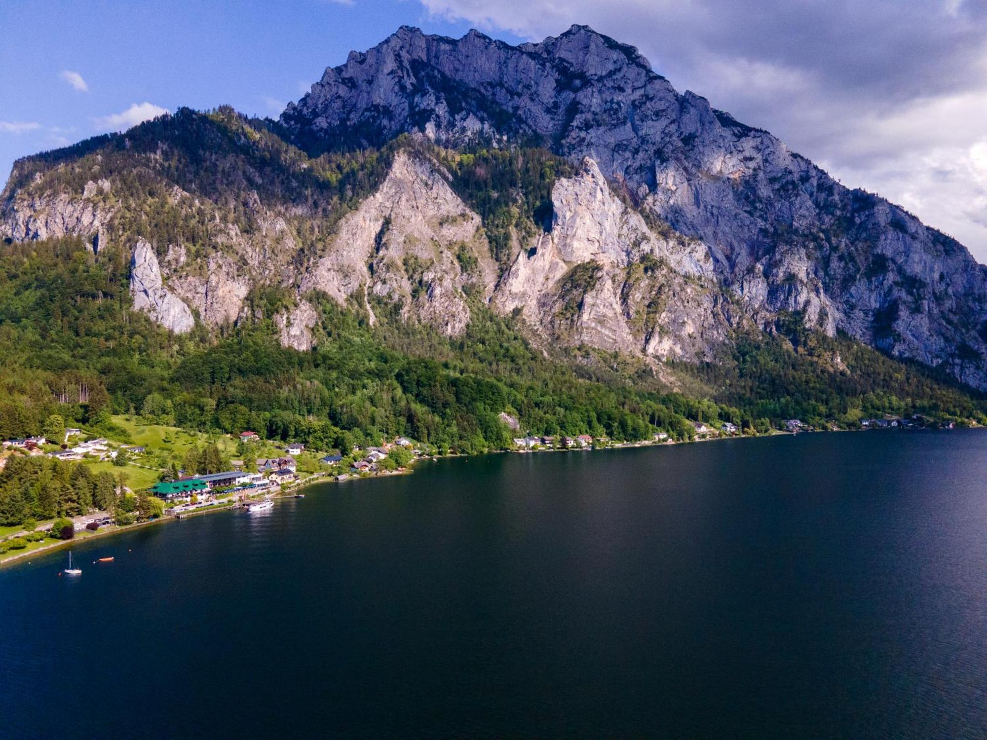 Seegasthof Hois'N Wirt - Hotel Mit Wellnessbereich グムンデン エクステリア 写真