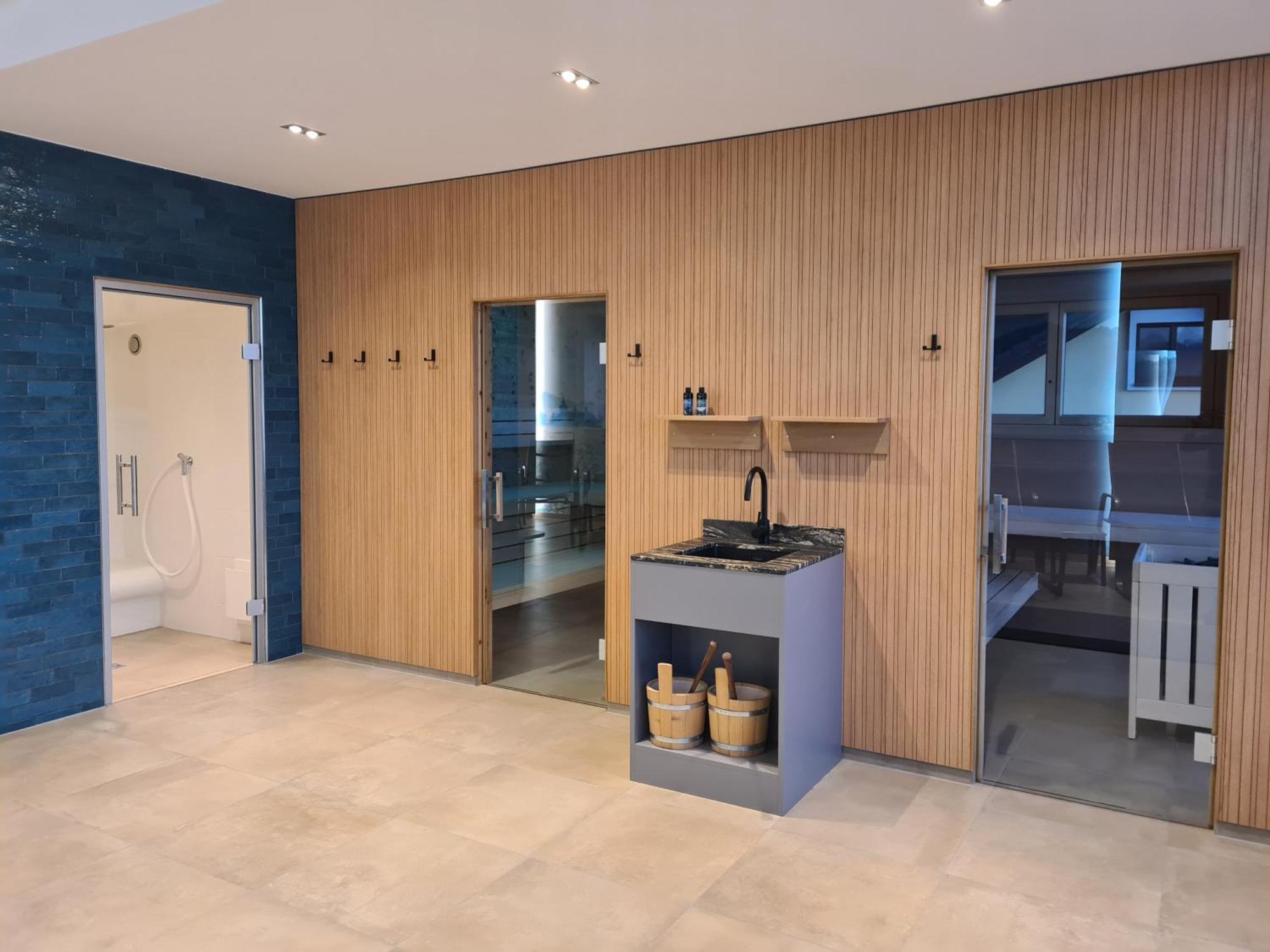 Seegasthof Hois'N Wirt - Hotel Mit Wellnessbereich グムンデン エクステリア 写真